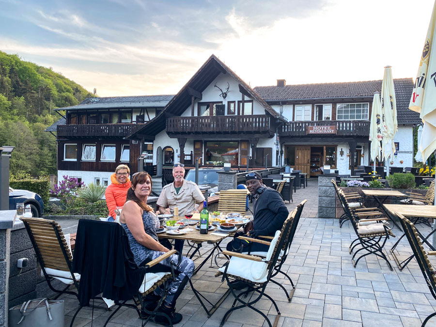 Hotel Restaurant Forsthaus Terasse, Eiffel Tour Gebben Motoren